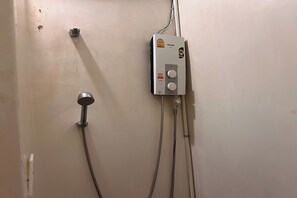 Chambre Standard avec lits jumeaux | Salle de bain