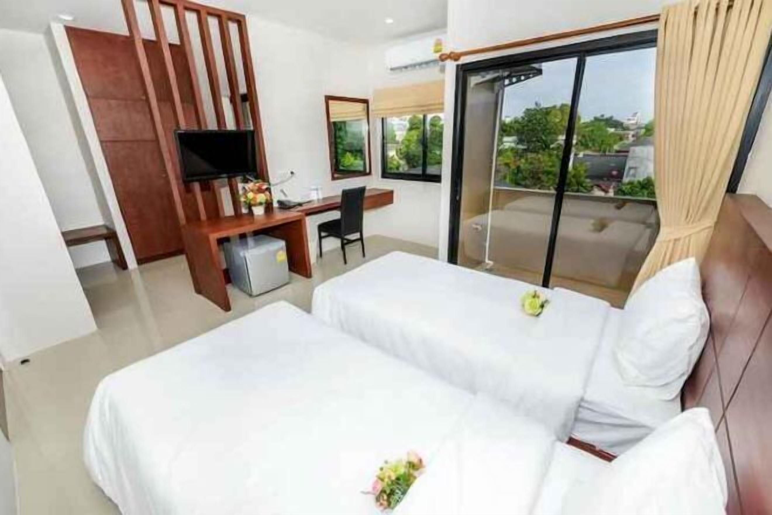 Desk, laptop workspace, free WiFi