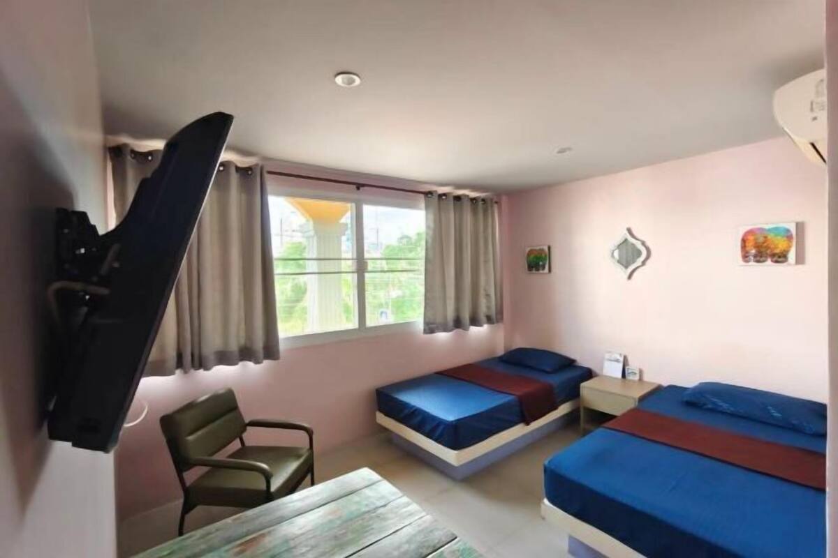 Free WiFi, bed sheets