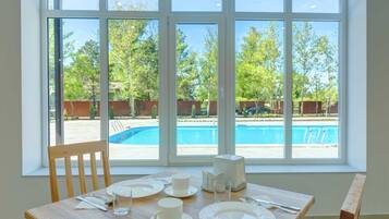 Lunch, dinner, brunch served; Modern European cuisine