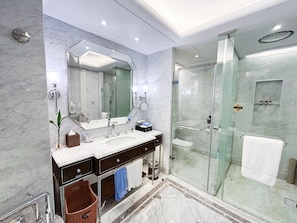 Executive Queen Room