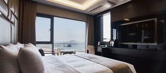 Royal Emporium Incheon Airport Hotel