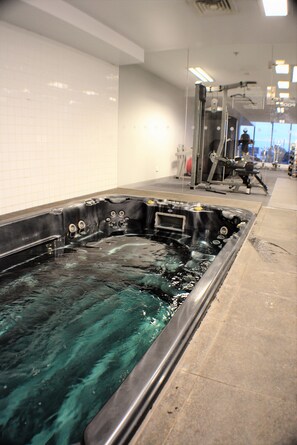Bain à remous intérieur