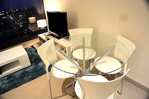 In-room dining - Royal Stays Apartments Clarendon St (Southbank)