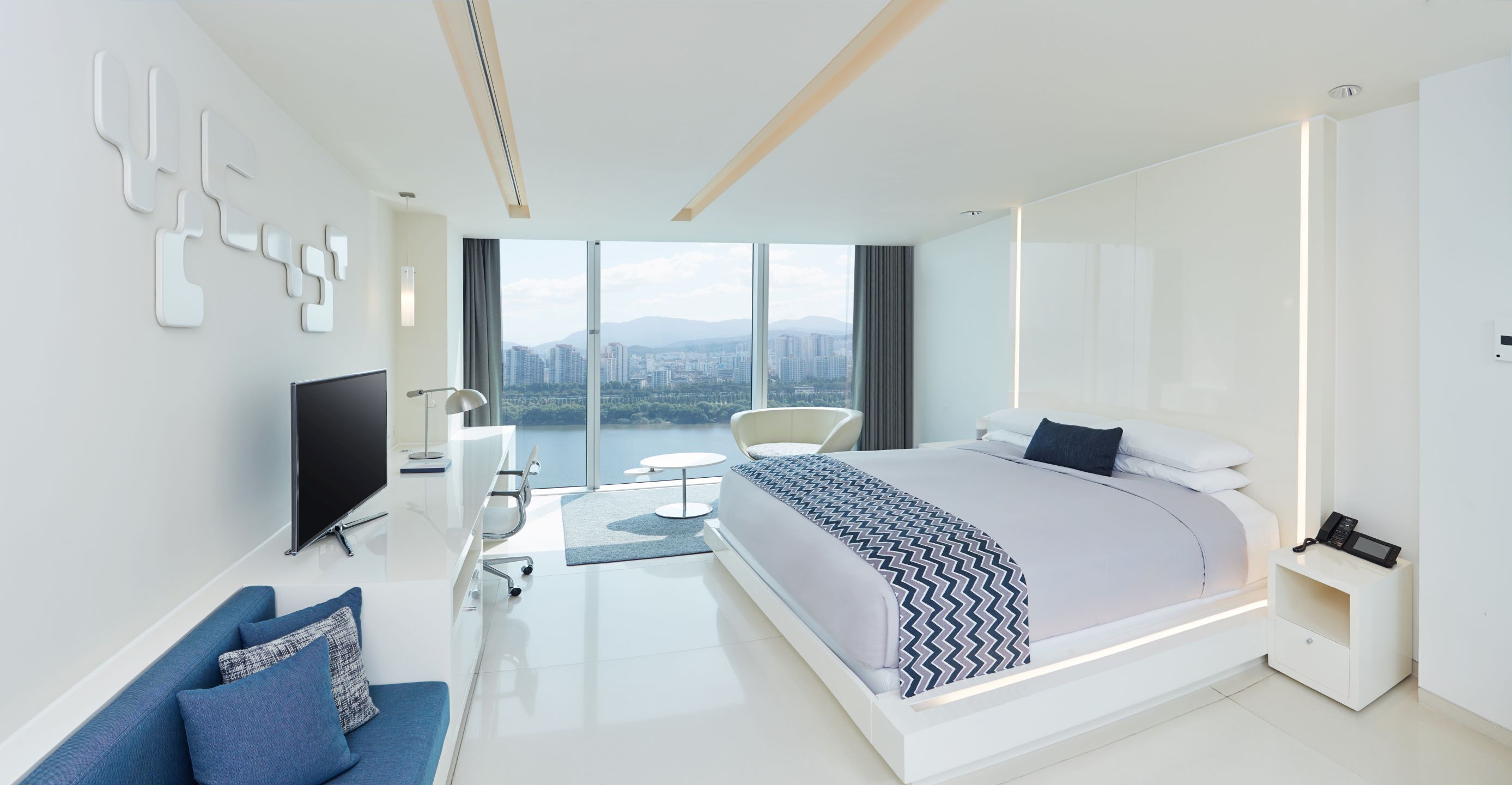 Free minibar, in-room safe, blackout drapes, soundproofing