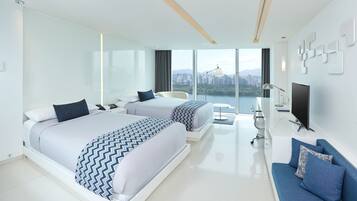 Deluxe Twin Room, River View | Free minibar, in-room safe, blackout drapes, soundproofing