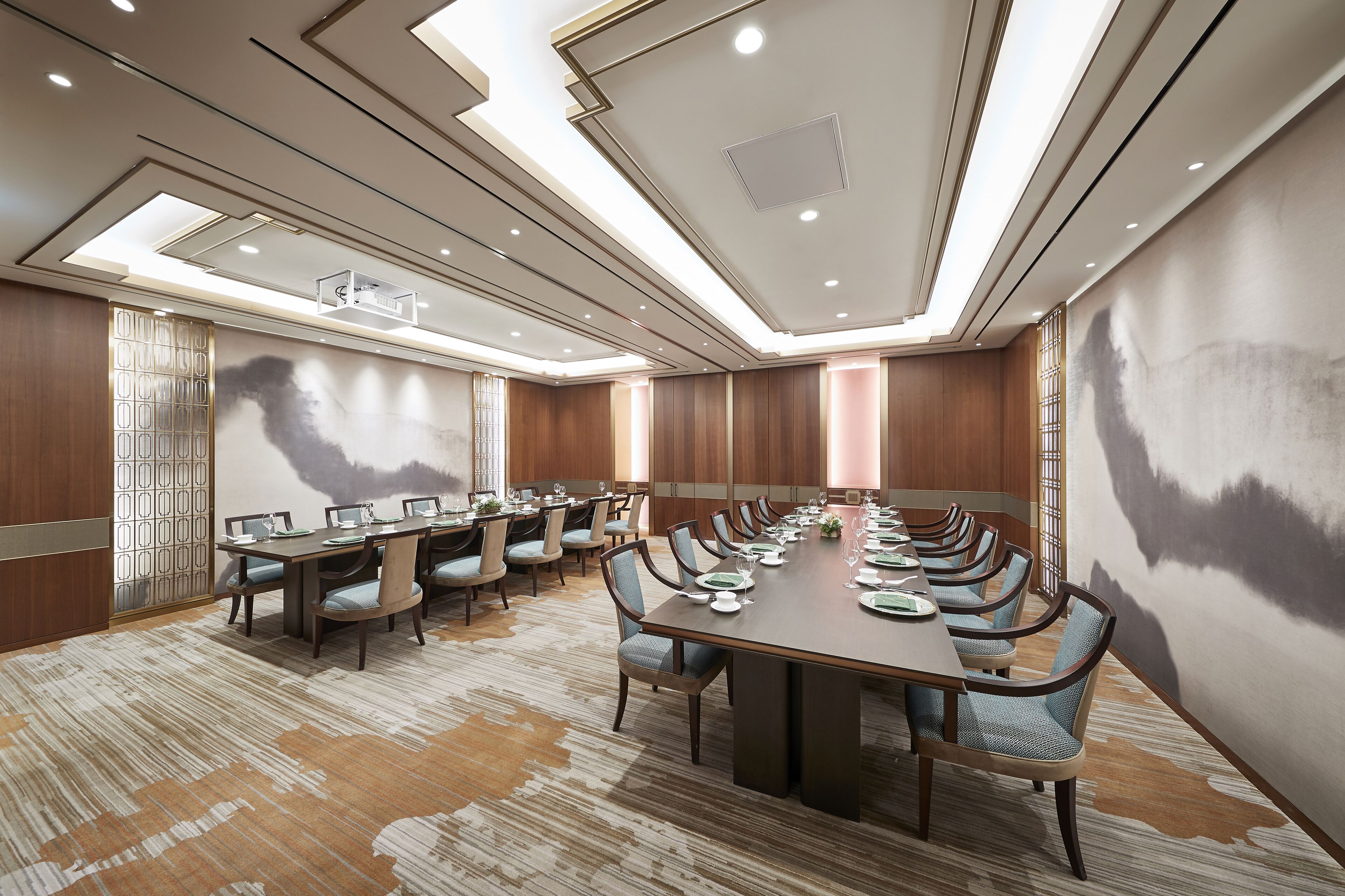 7 restaurants, lunch, dinner served; italian cuisine