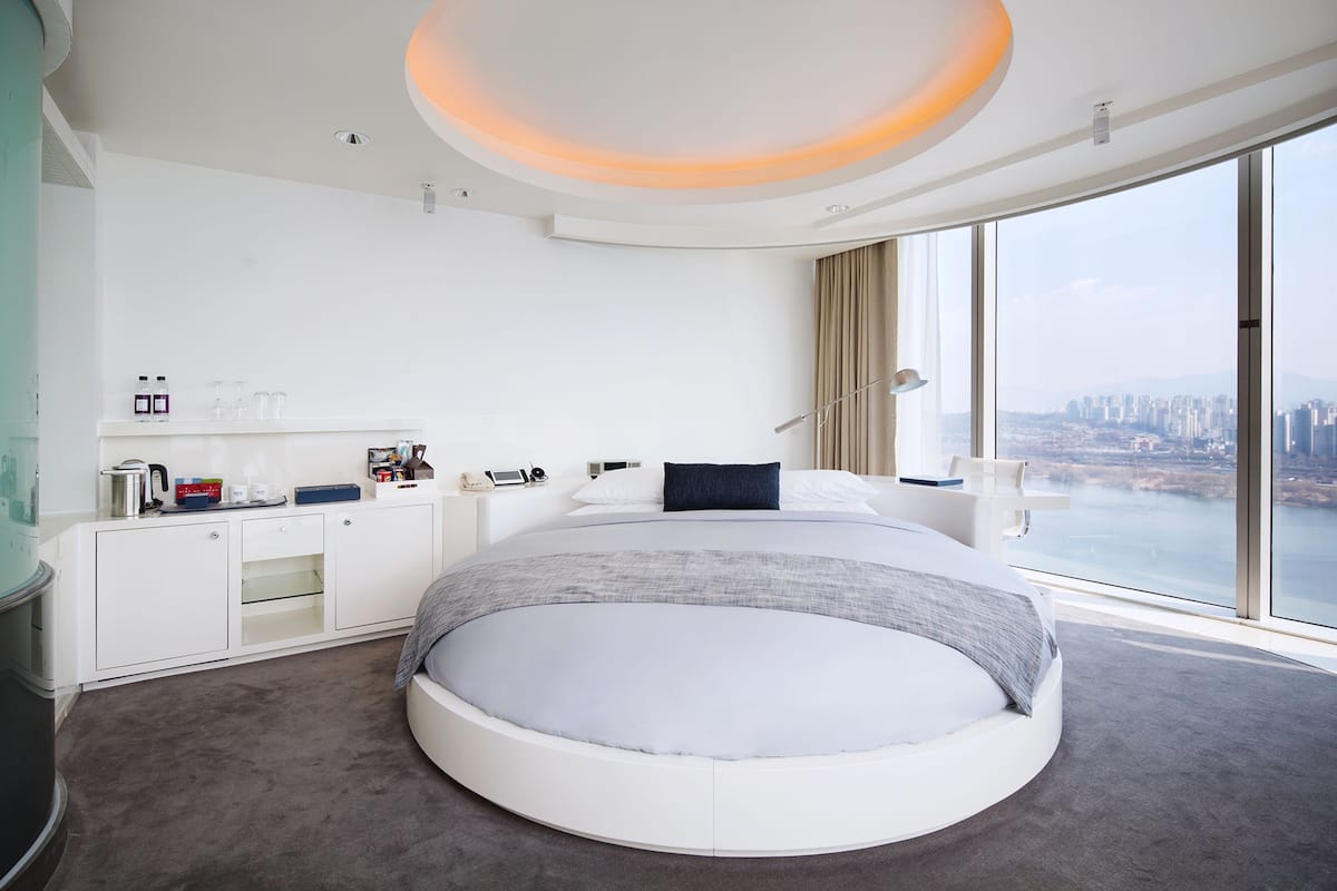 Free minibar, in-room safe, blackout drapes, soundproofing
