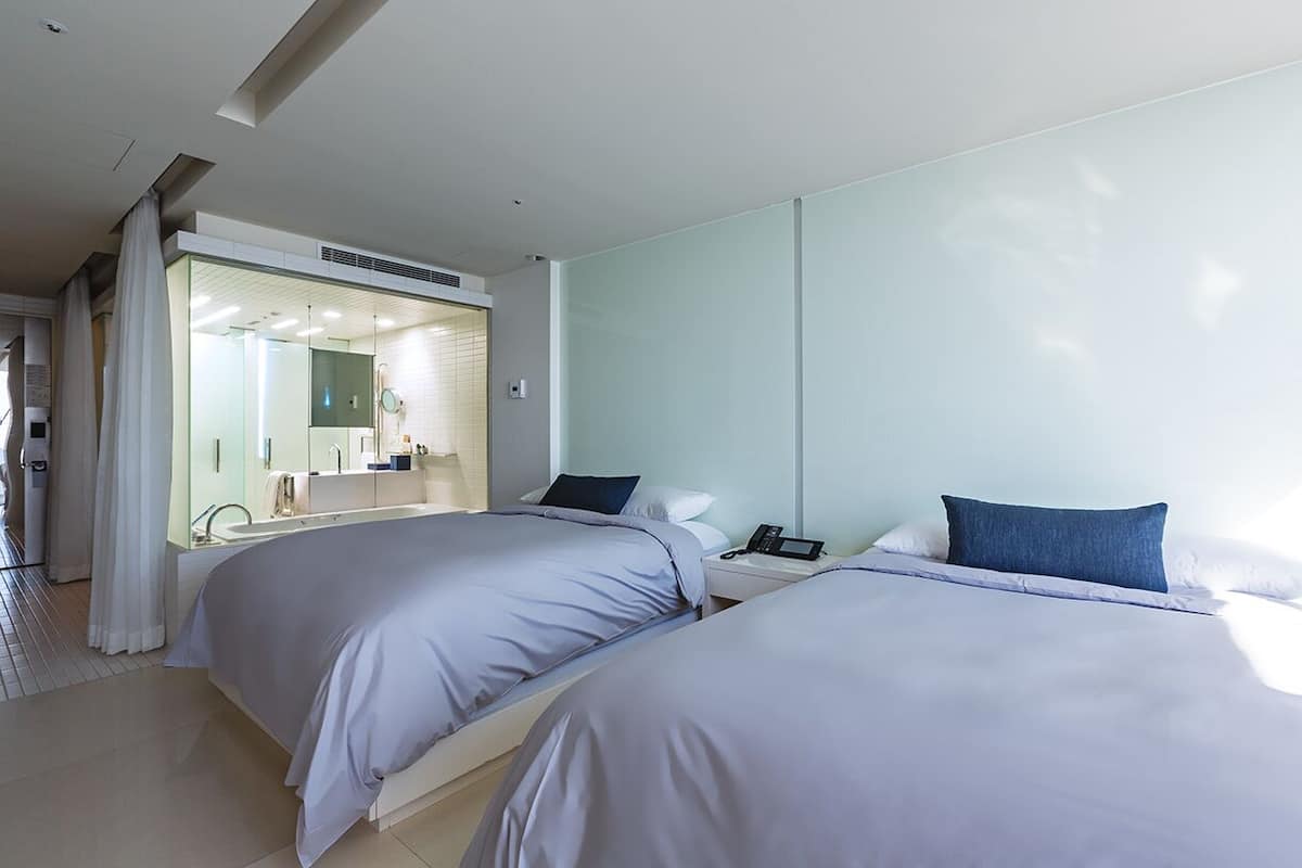 Deluxe Twin with No View | 1 slaapkamer, een gratis minibar, een kluis op de kamer