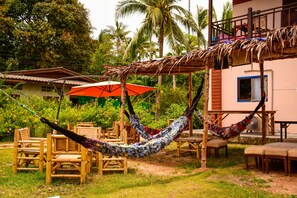 Property grounds - Love Station Hostel (Ko Pha-ngan)