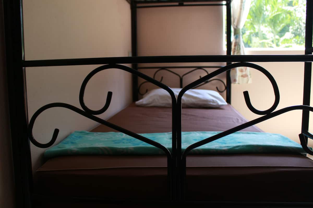 Shared Dormitory | Free WiFi