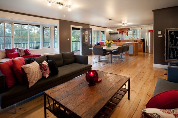 Interior - Finlie (Hepburn)