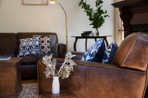 獨棟房屋, 4 間臥室 | 起居區 | 平面電視、壁爐、 DVD 播放機、iPod 底座