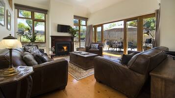 House, 4 Bedrooms | Living area | Flat-screen TV, fireplace, DVD player, iPod dock