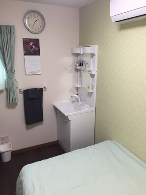 Habitación, para no fumadores (Semi-Double Bed) | Escritorio y wifi gratis 