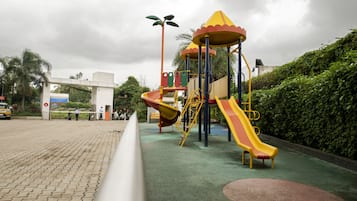 Children’s play area – outdoor