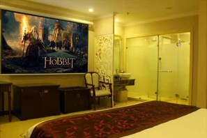 Movie King Size Room | Bathroom