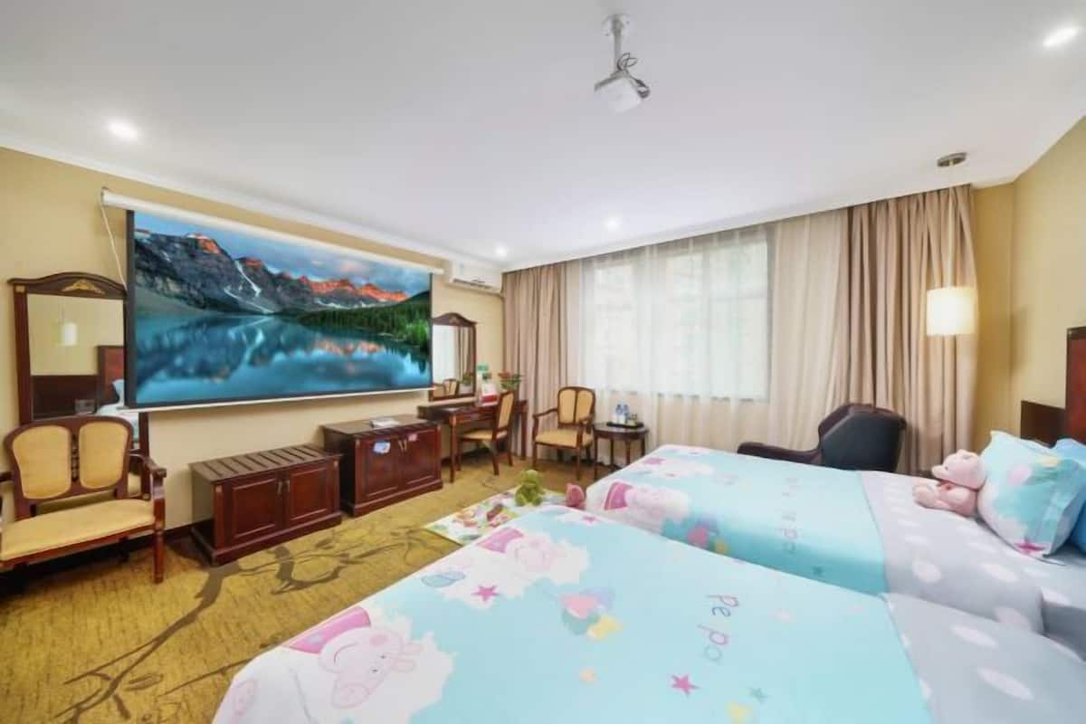 Minibar, in-room safe, desk, blackout curtains