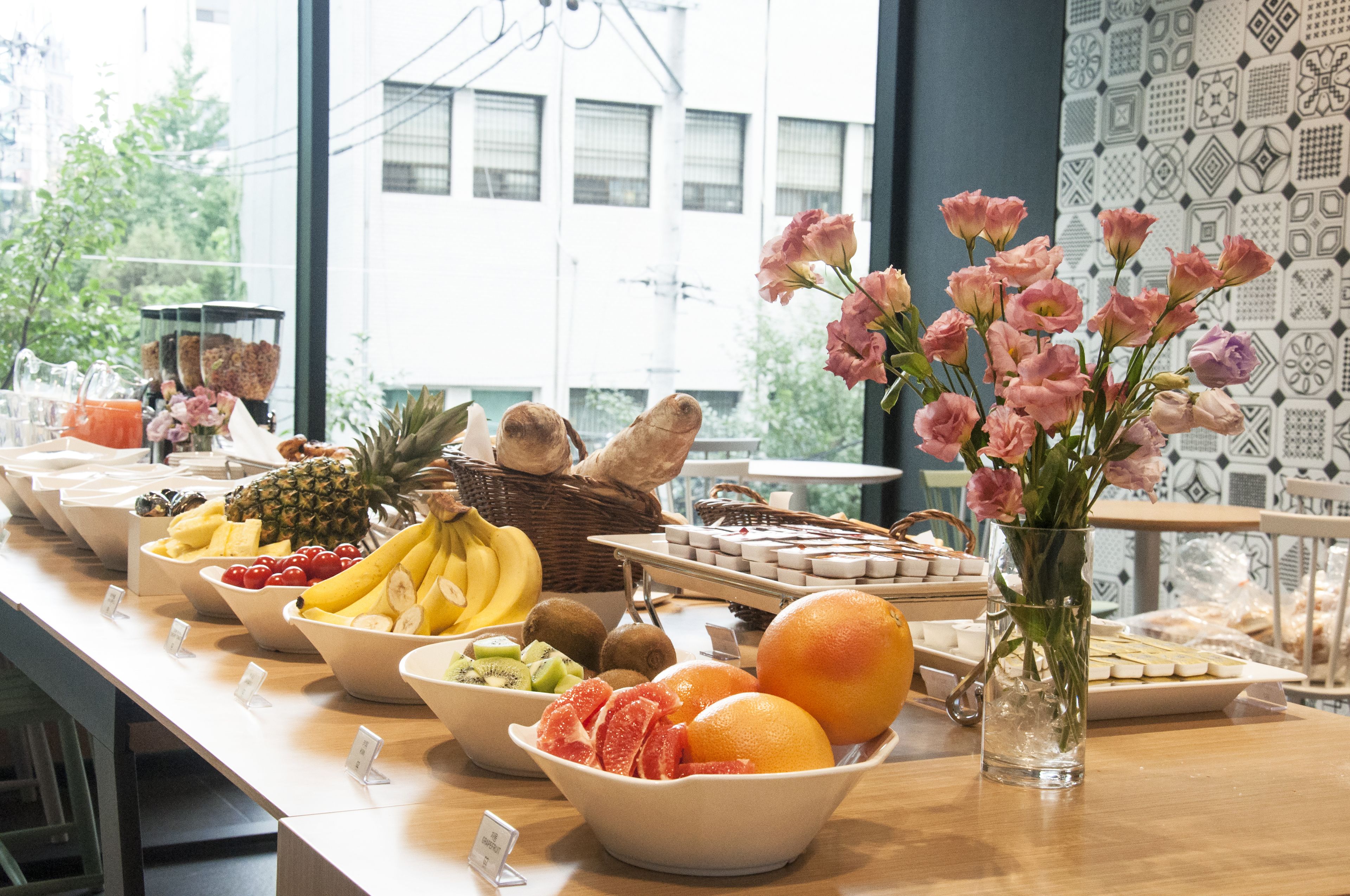 每日供應自助早餐 (每人 KRW27500)