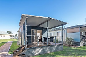 Sandpiper (Double + Triple Bunk) | Premium bedding, iron/ironing board, WiFi - Holiday Haven Currarong (Currarong)