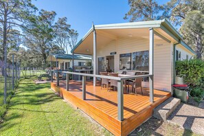 Osprey Cabin | Premium bedding, WiFi - Holiday Haven Culburra Beach (Culburra Beach)