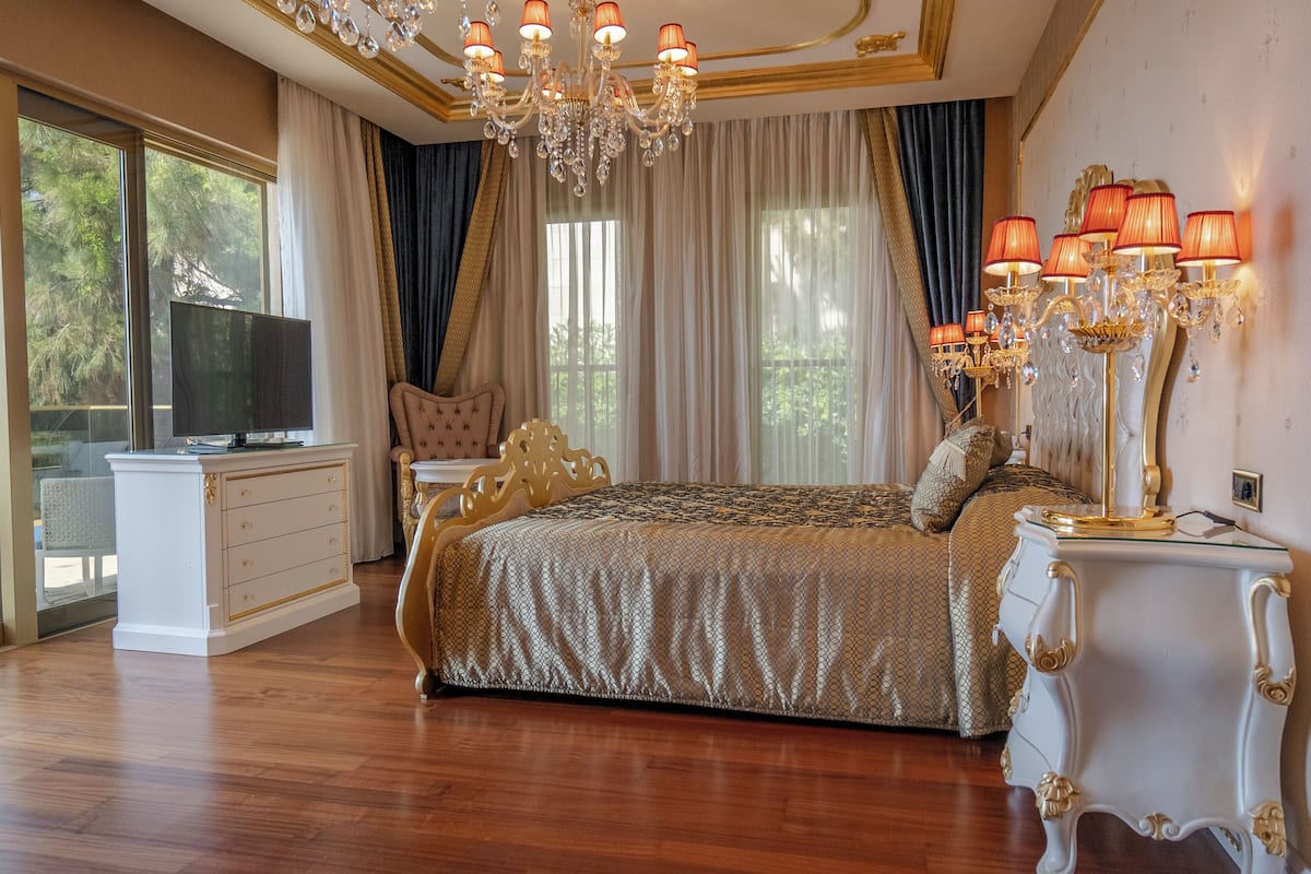 Superior Room, 1 Bedroom, Non Smoking, Sea View | Premium bedding, free minibar, in-room safe, desk