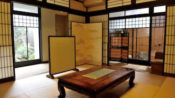 傳統客房 (Japanese Style, for 3 Guests) | 熨斗/熨衣板、免費無線上網、床單