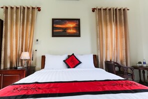Deluxe Room, Balcony | Minibar, in-room safe, desk, soundproofing - Viet Nhat Homestay (Da Nang)