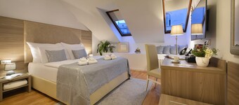  Old Town Residence by Little King