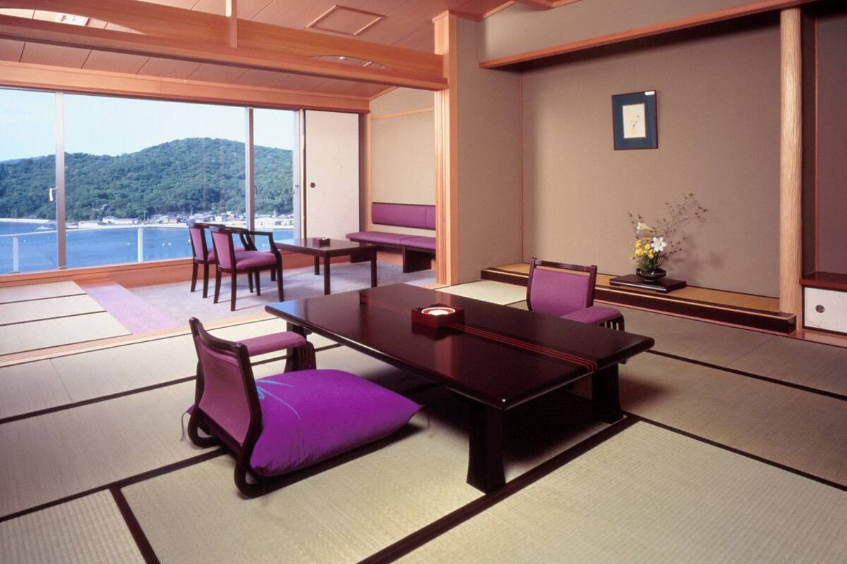 Japanese-Style Deluxe Room | In-room safe, iron/ironing board (on request), WiFi (free)