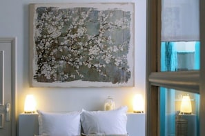 Comfort Suite (Le Jardin) | Premium bedding, individually decorated, individually furnished, desk - Maison Ailleurs (Chartres)