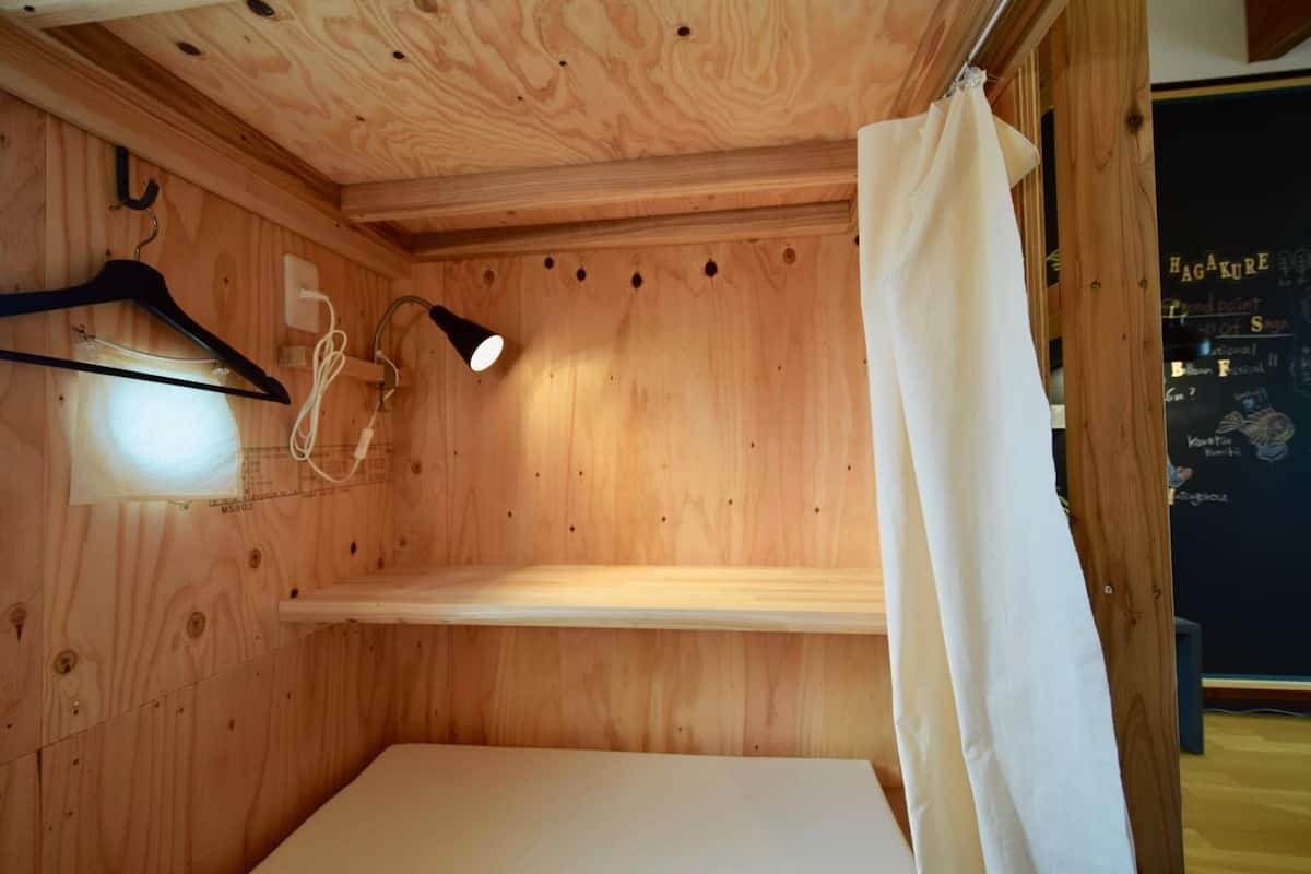 In-room safe, free WiFi, bed sheets