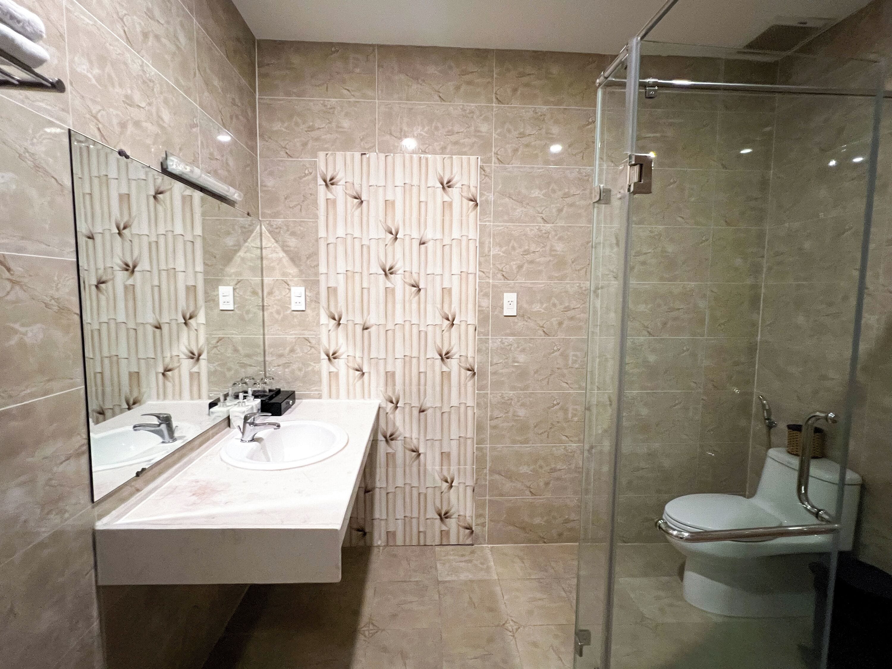 shower, free toiletries, hair dryer, slippers