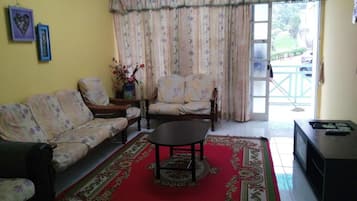 Apartment, 3 Bedrooms | Living room | LED TV