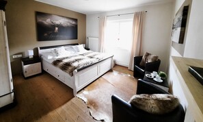 Comfort appartement, 2 slaapkamers, uitzicht op tuin (incl. cleaning fee 110 EUR) | Luxe beddengoed, een strijkplank/strijkijzer, gratis babybedden