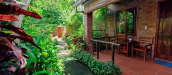 Be Home 3 Hostel and Bungalow