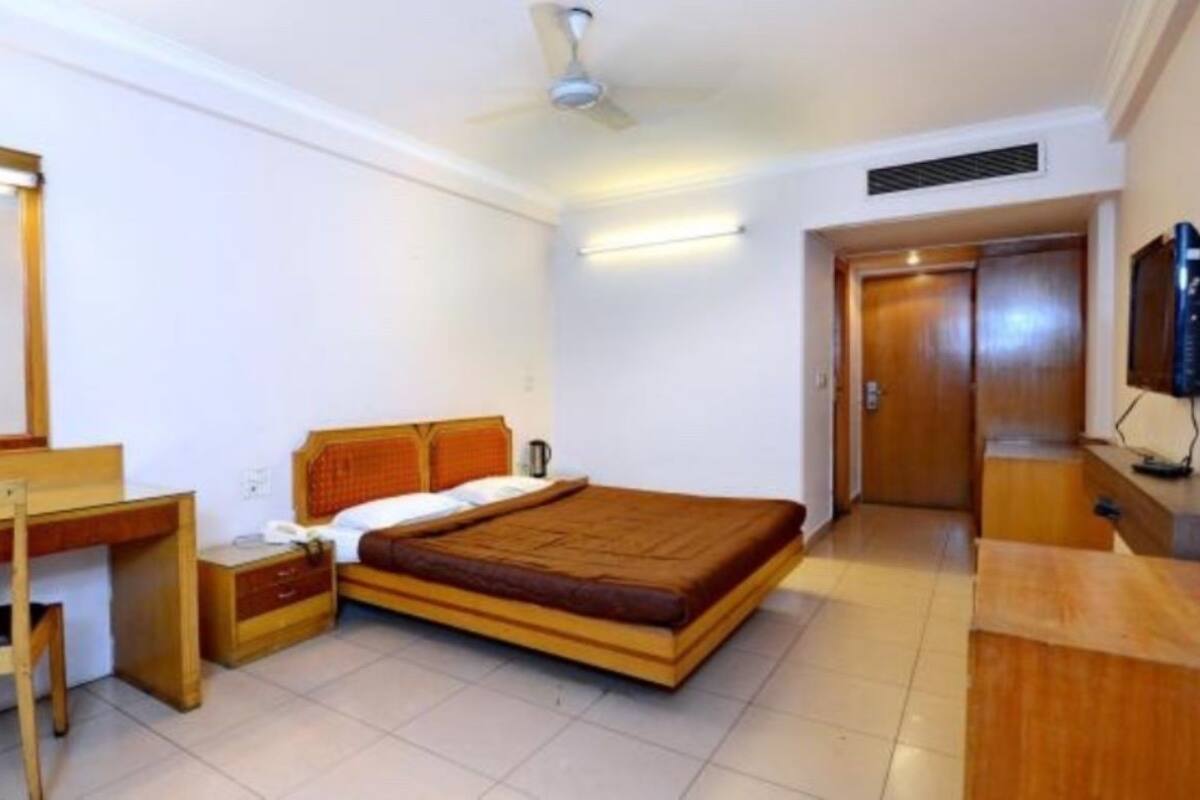 Superior Room, 1 Bedroom | In-room safe, desk, rollaway beds, free WiFi