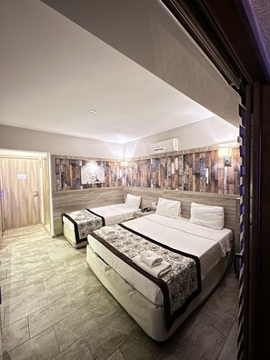 Sábanas de algodón egipcio, ropa de cama de alta calidad y minibar 