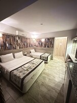 Deluxe Studio, Balcony | Egyptian cotton sheets, premium bedding, minibar, individually furnished