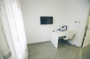 Twin Room | Minibar, desk, rollaway beds, free WiFi - LeBan6 Hotelicious (Zagreb)