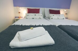 Phòng | Minibar, bàn, giường gấp/giường phụ (phụ phí) 