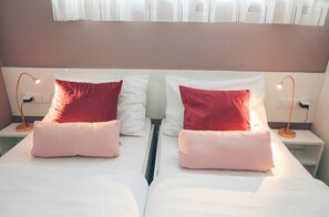 City tvåbäddsrum - 1 sovrum - privat badrum | Minibar, skrivbord, extrasängar och gratis wi-fi