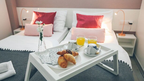 City Twin Room, 1 Bedroom, Private Bathroom | Minibar, desk, rollaway beds (surcharge), WiFi (free) - LeBan6 Hotelicious (Zagreb)