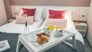 City Twin Room, 1 Bedroom, Private Bathroom | Minibar, desk, rollaway beds, free WiFi