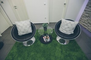 Lobby sitting area - LeBan6 Hotelicious (Zagreb)