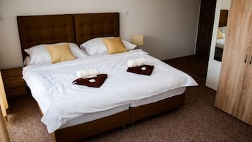 Double Room, Ensuite | Desk, soundproofing, free cribs/infant beds, free WiFi