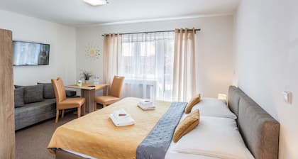 Elendris - UbytovĂĄnĂ u kostela