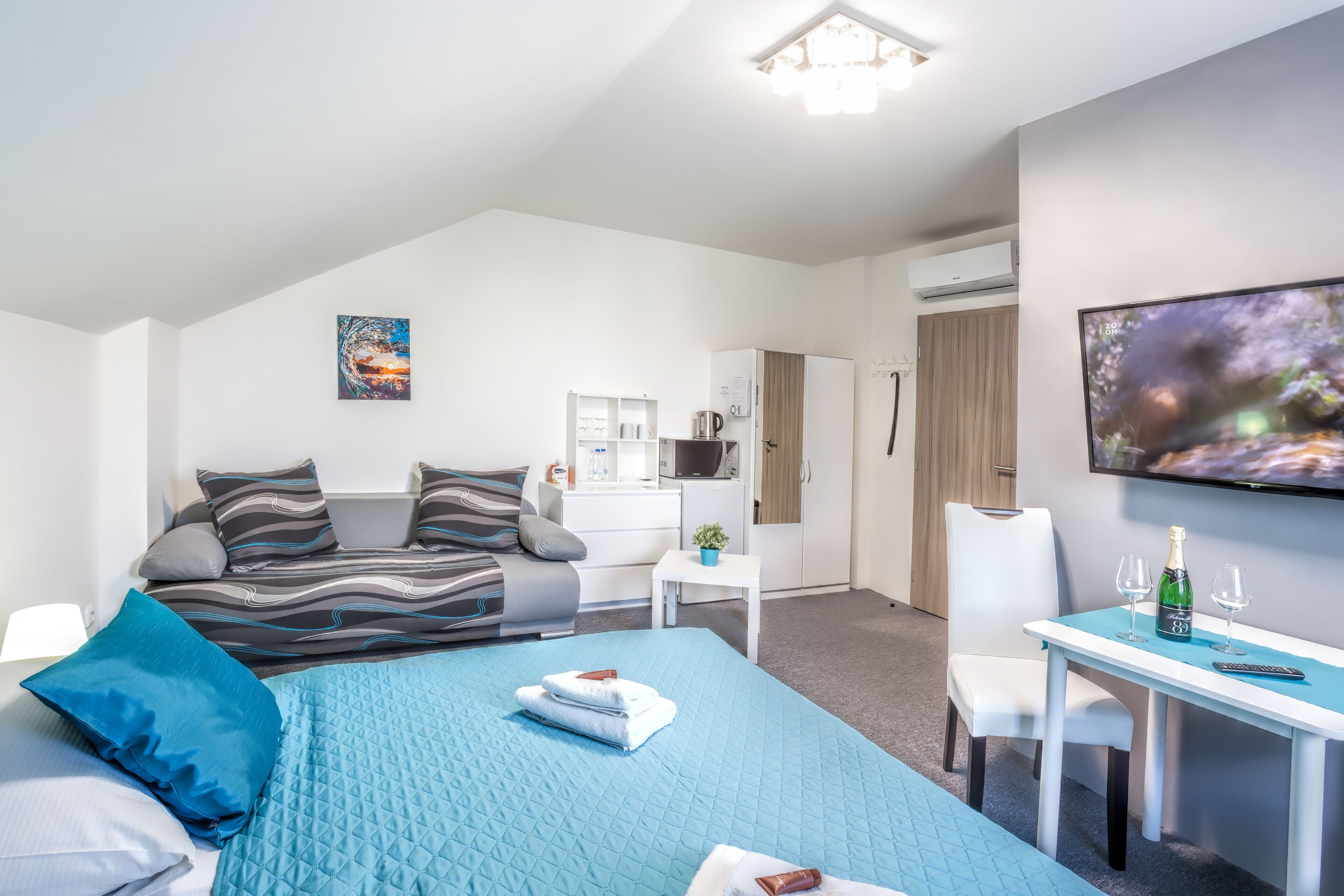 Apartment, Refrigerator & Microwave | Desk, soundproofing, free cots/infant beds, free WiFi