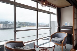 ห้องทราดิชันนัลทริปเปิล, ปลอดบุหรี่, วิวแม่น้ำ (Moderate Japanese Style,38sqm) | วิวจากห้องพัก