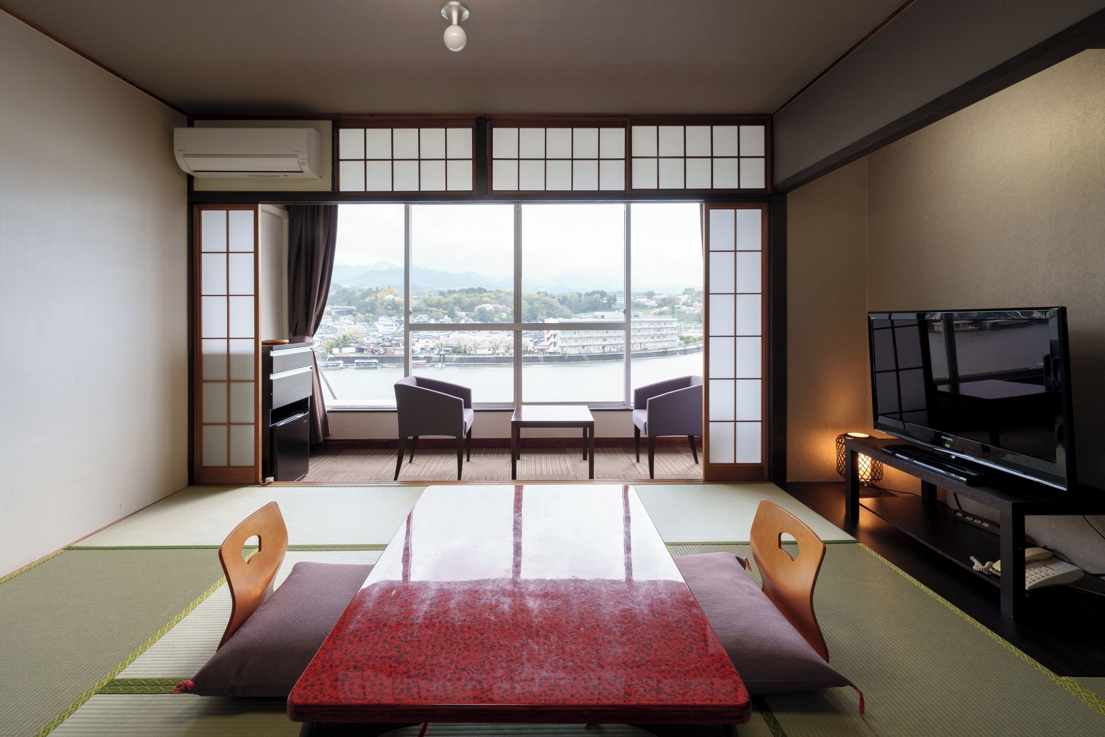 [River View]Moderate Japanese Style Room 10 tatami mats (38sqm) | In-room safe, free WiFi, bed sheets
